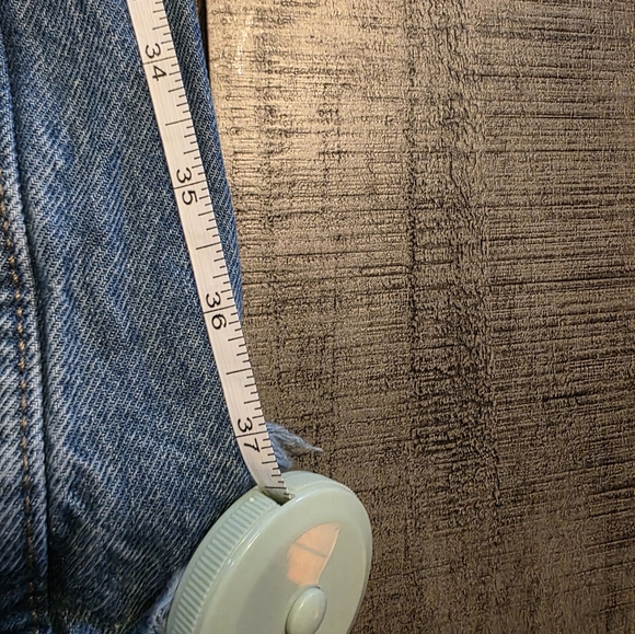 269. Wrangler Worldwide Wide Leg Raw Hem Jeans - Picture 8 of 8